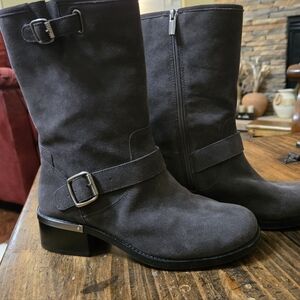 New Women's Gray Suede Boots